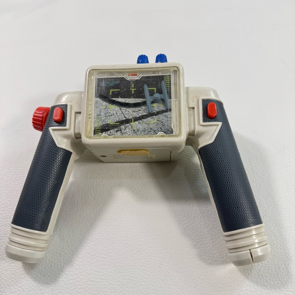 Vintage 1997 Lucas Film Star Wars X-wing Ship Handheld Star Wars Game Works